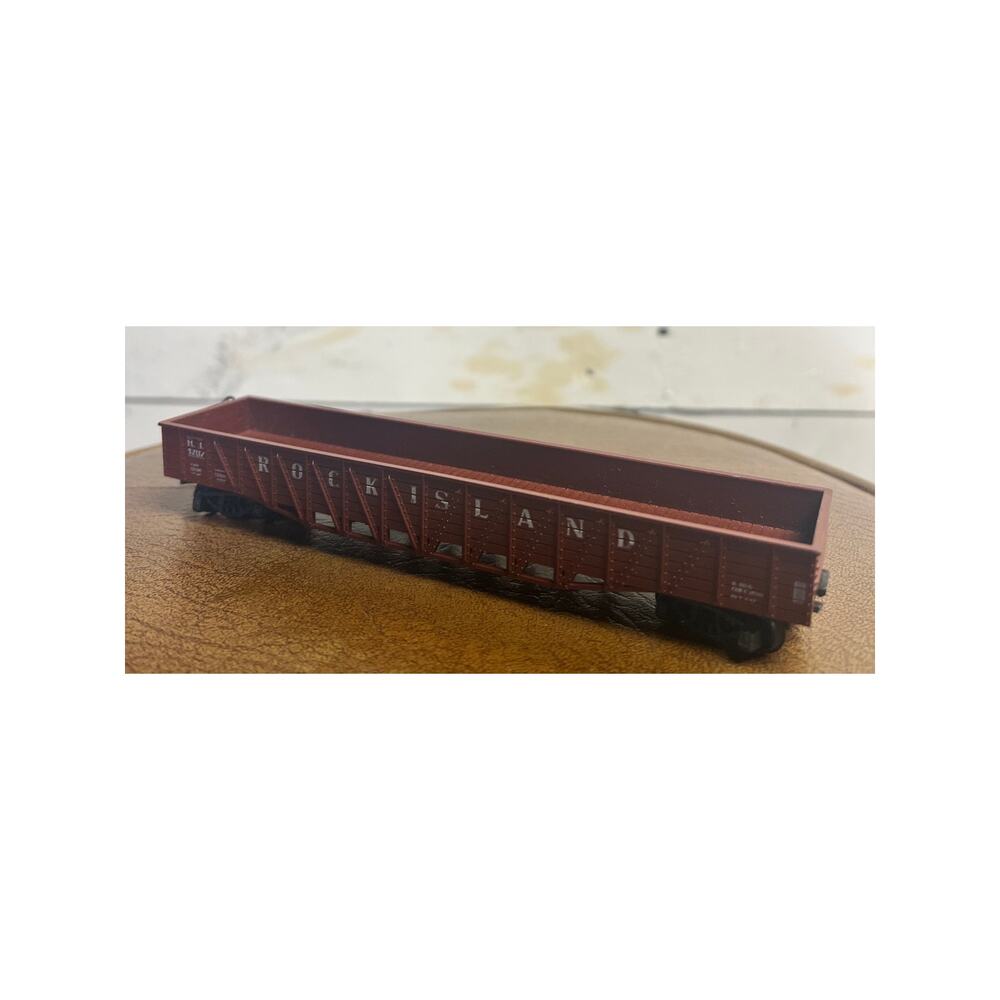 Set of 3 Miniature Model Railroad Cars in Good Condition